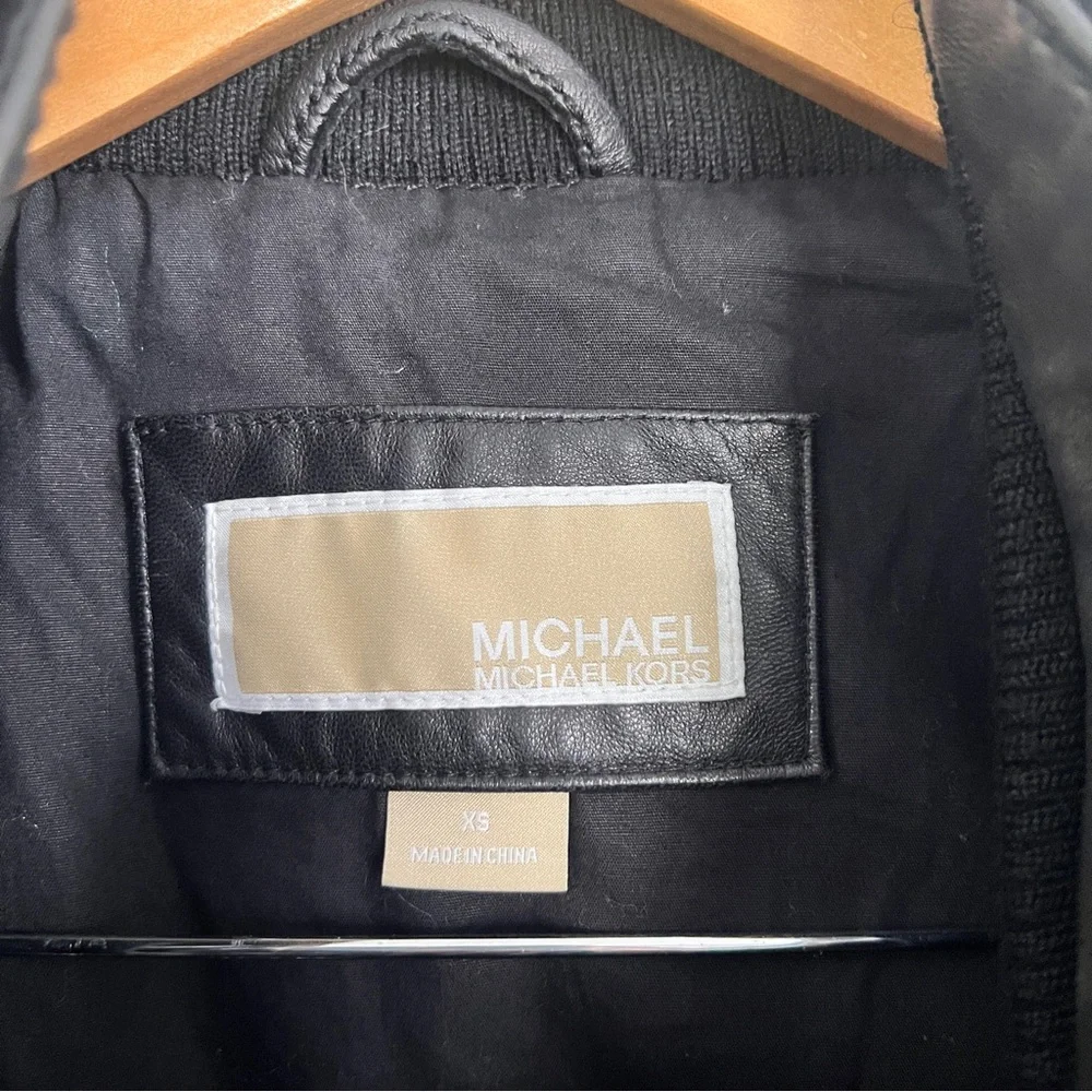 MICHAEL MICHAEL KORS Genuine Leather Knit Trim Bomber Jacket in Black